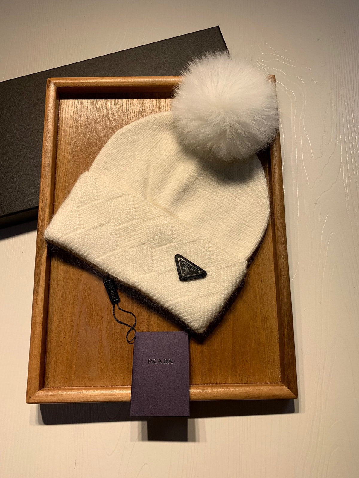 PRADA BEANIE HAT IN WHITE WOOL AND RABBIT FUR 361435