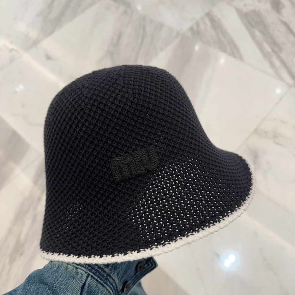 MM BUCKET IN BLACK MESH FABRIC
