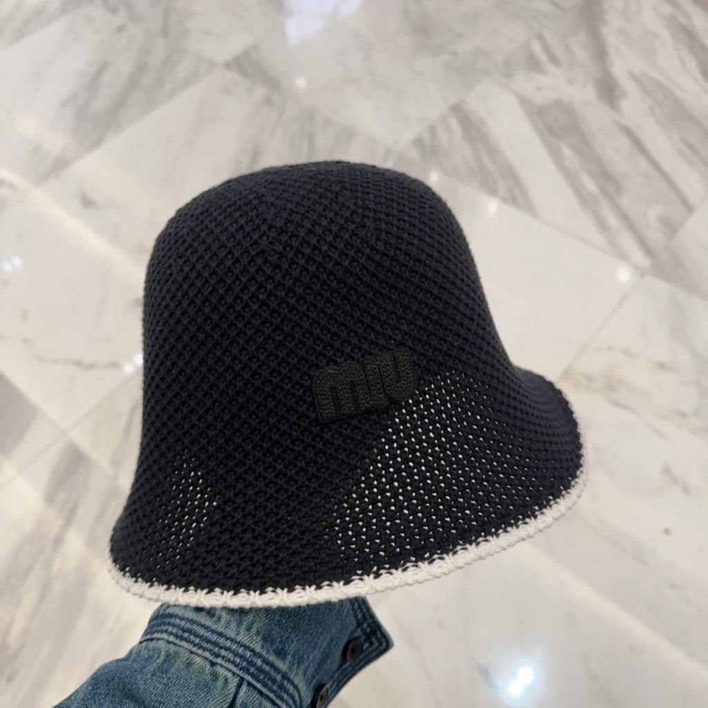 MM BUCKET IN BLACK MESH FABRIC