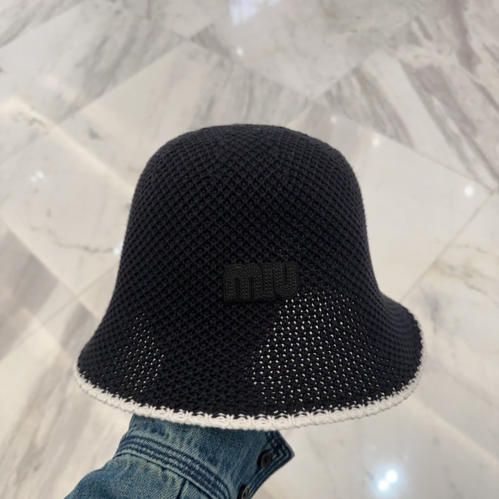 MM BUCKET IN BLACK MESH FABRIC