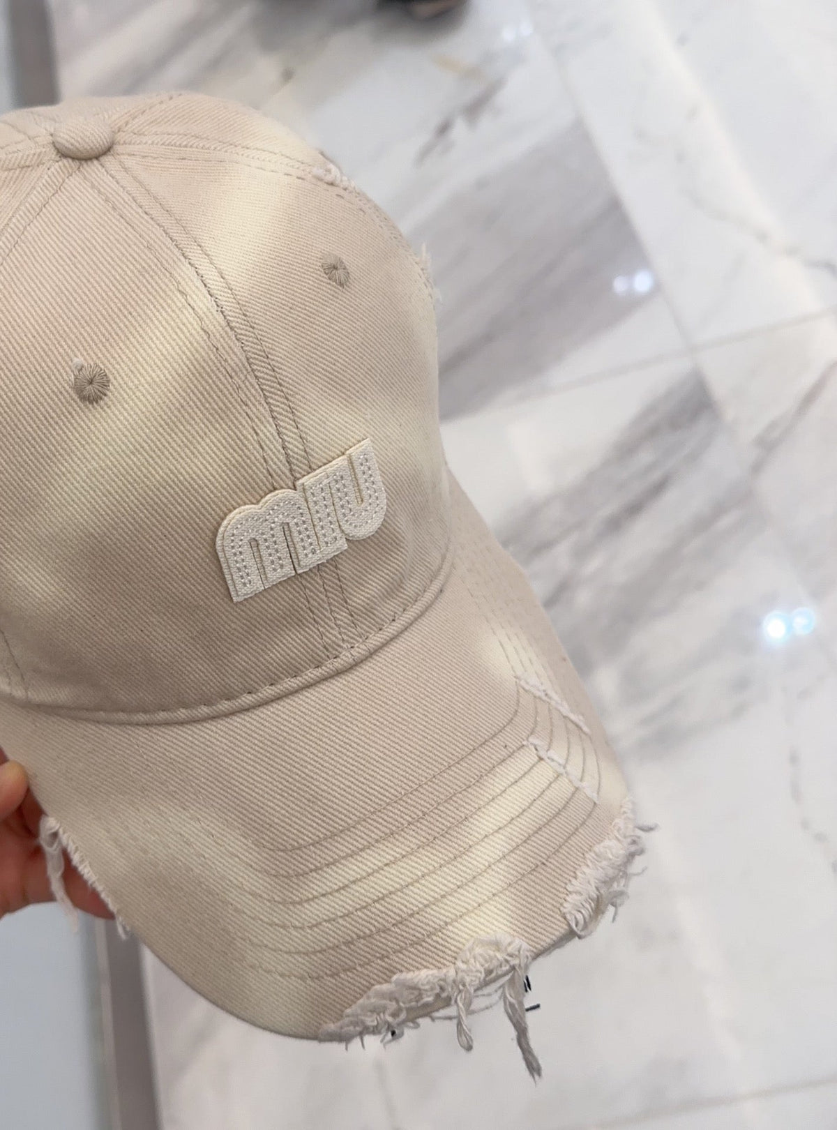 MM BASEBALL CAP IN LIGHT BEIGE DISTRESSED FABRIC STYLE 3