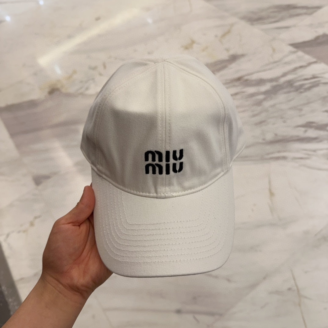 MM BASEBALL CAP IN WHITE FABRIC EMBROIDERED LOGO STYLE 3
