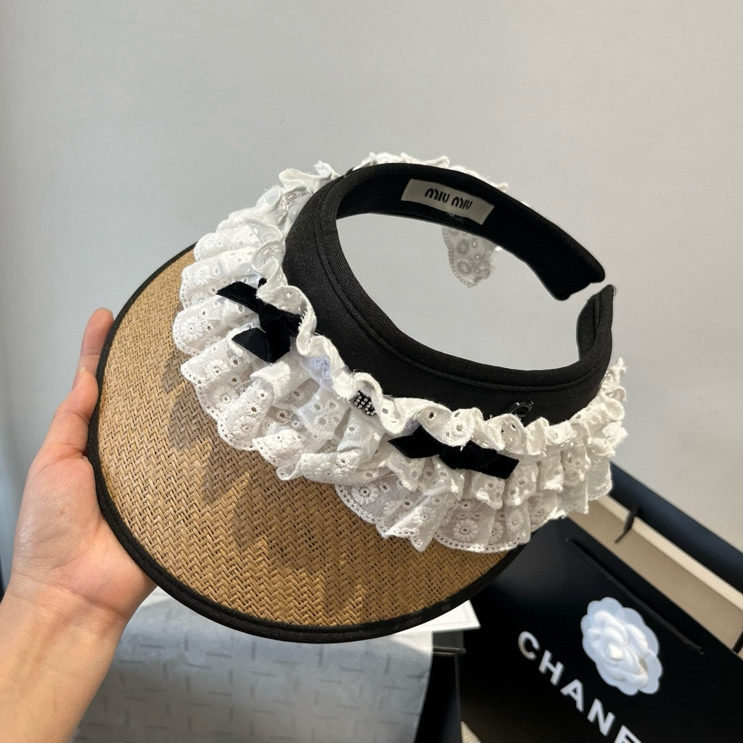 MM OPEN-TOP STRAW HAT IN BEIGE MIX WHITE EYELET FABRIC