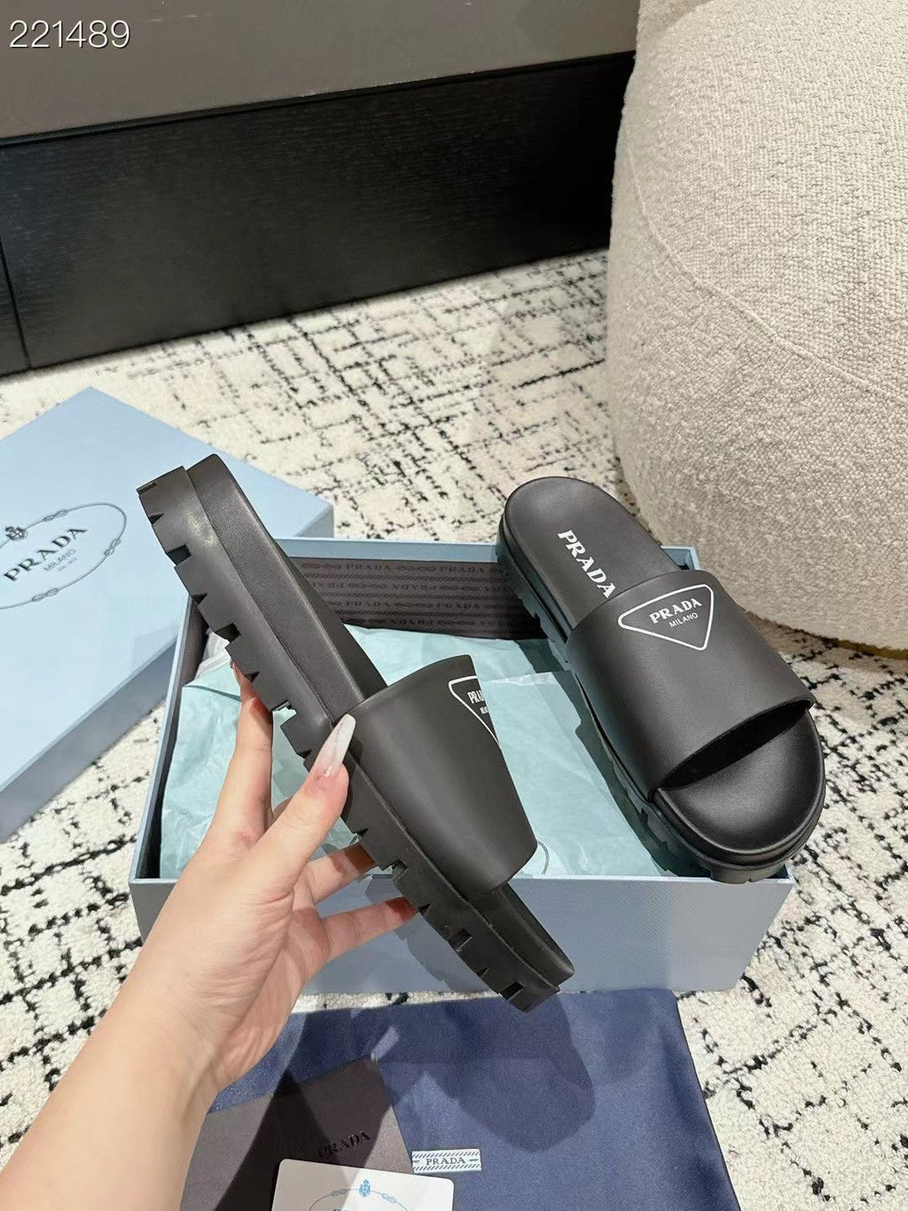 PRADA 25S RUBBER SLIDE IN BLACK CALFSKIN WITH LOGO