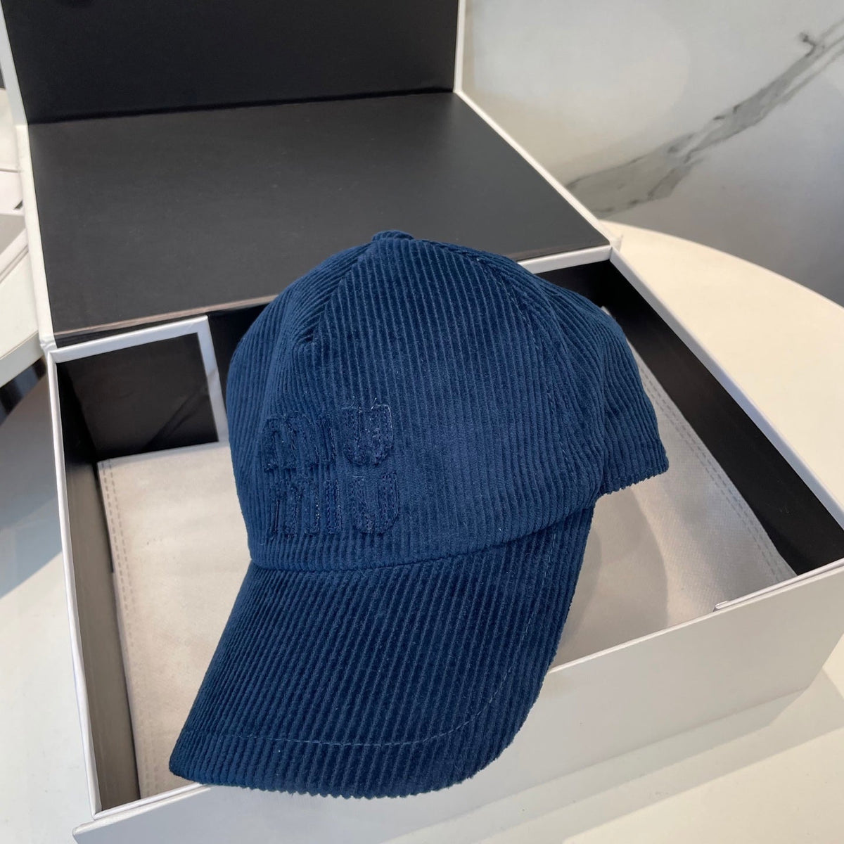 MM BASEBALL CAP IN NAVY BLUE VELVET