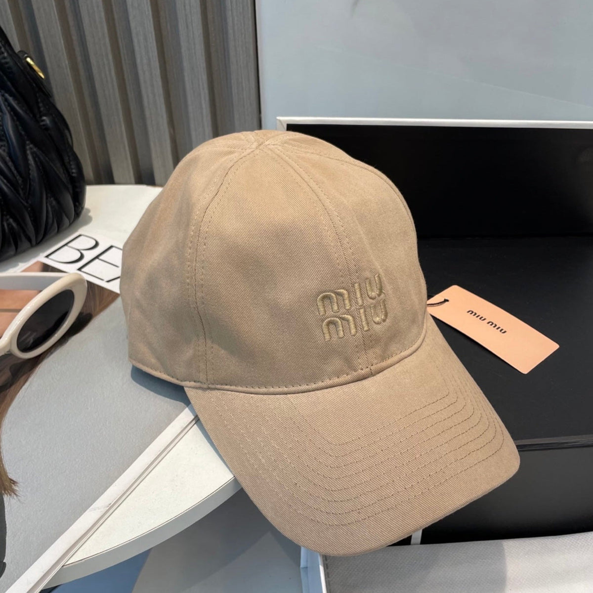MM BASEBALL CAP IN BEIGE FABRIC BRAND EMBROIDERY
