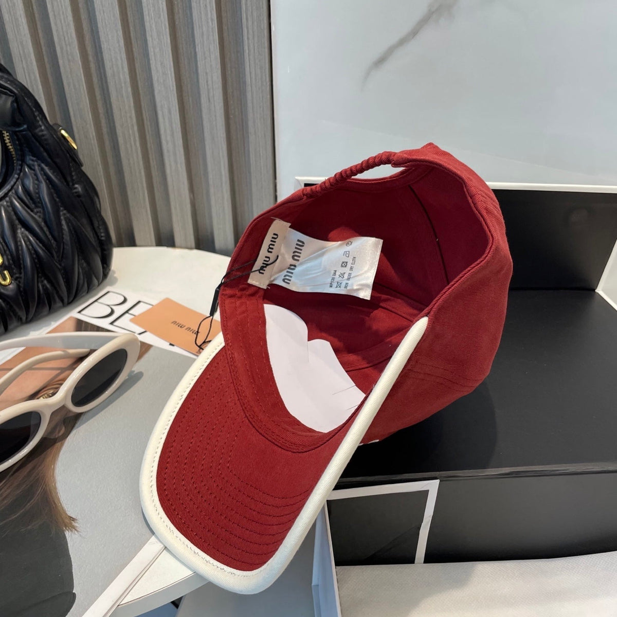 MM BASEBALL CAP IN RED FABRIC STYLE 9