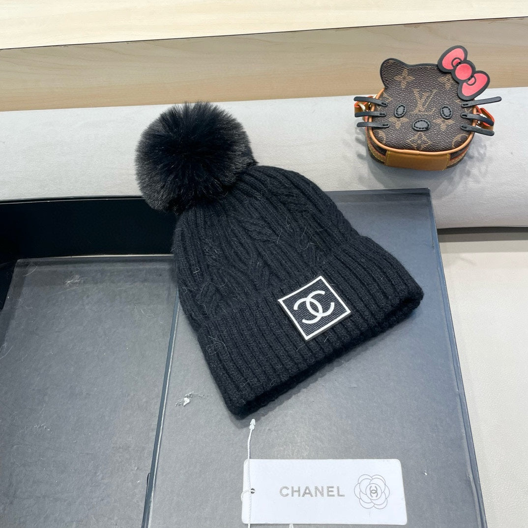 CHANEL BEANIE HAT IN BLACK WOOL 422174
