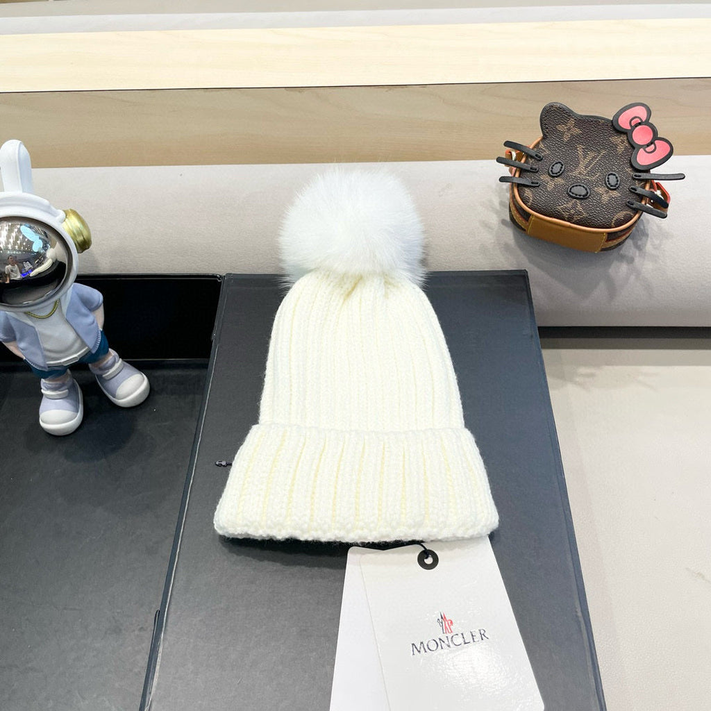 WOOL BEANIE WITH POM POM WHITE 435046