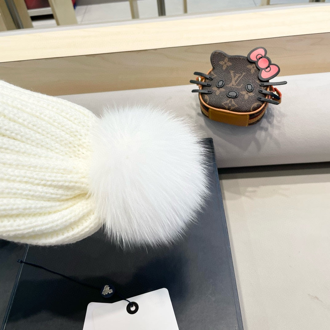 WOOL BEANIE WITH POM POM WHITE 435046