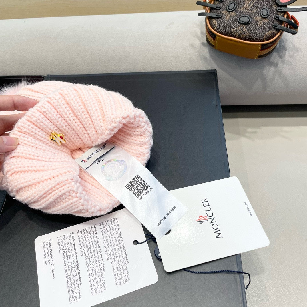 WOOL BEANIE WITH POM POM LIGHT PINK 435047