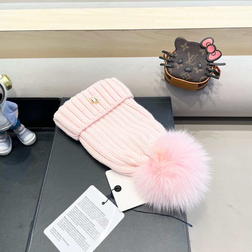 WOOL BEANIE WITH POM POM LIGHT PINK 435047