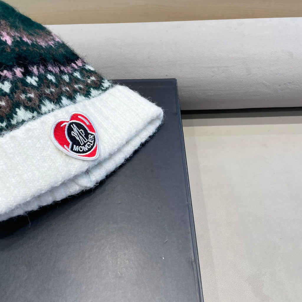 BEANIE HAT IN COLORFUL WOOL 438144