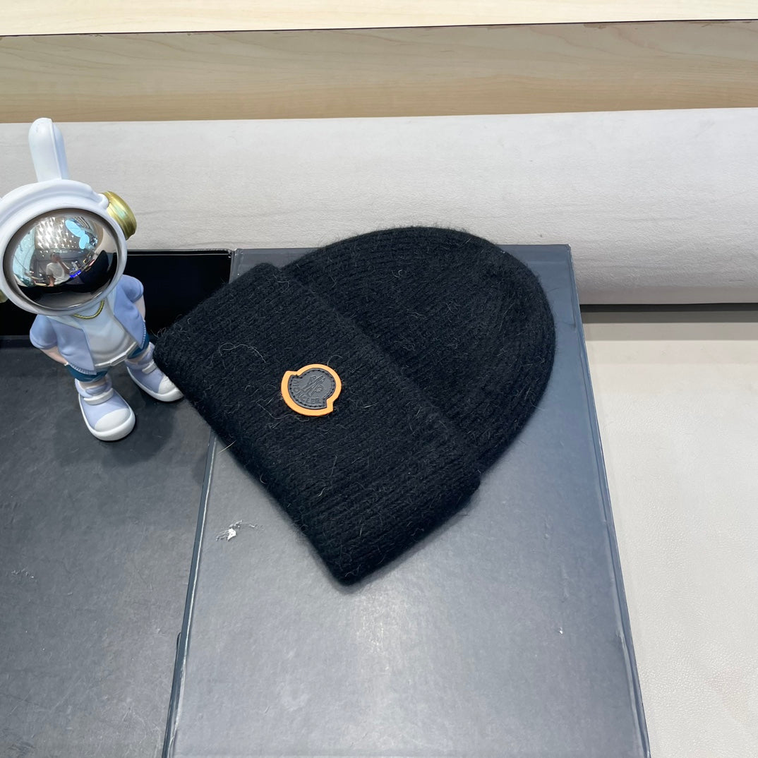 BEANIE HAT IN BLACK WOOL 438123