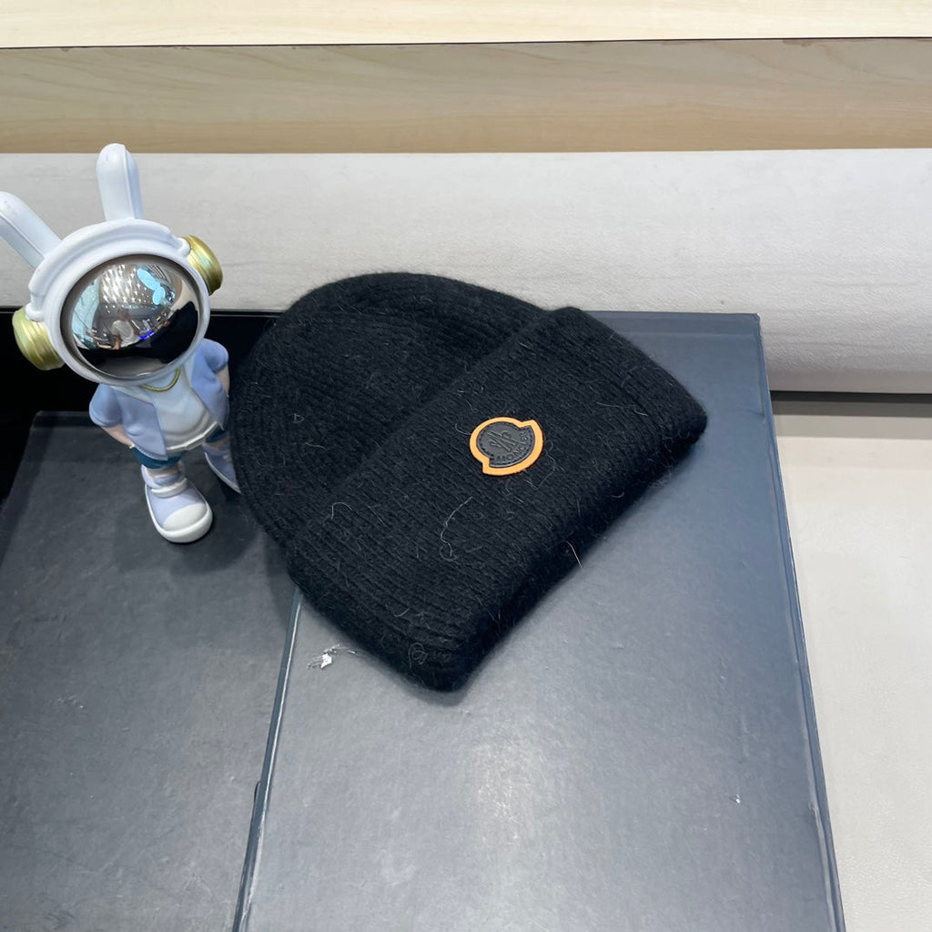 BEANIE HAT IN BLACK WOOL 438123