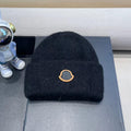 BEANIE HAT IN BLACK WOOL 438123