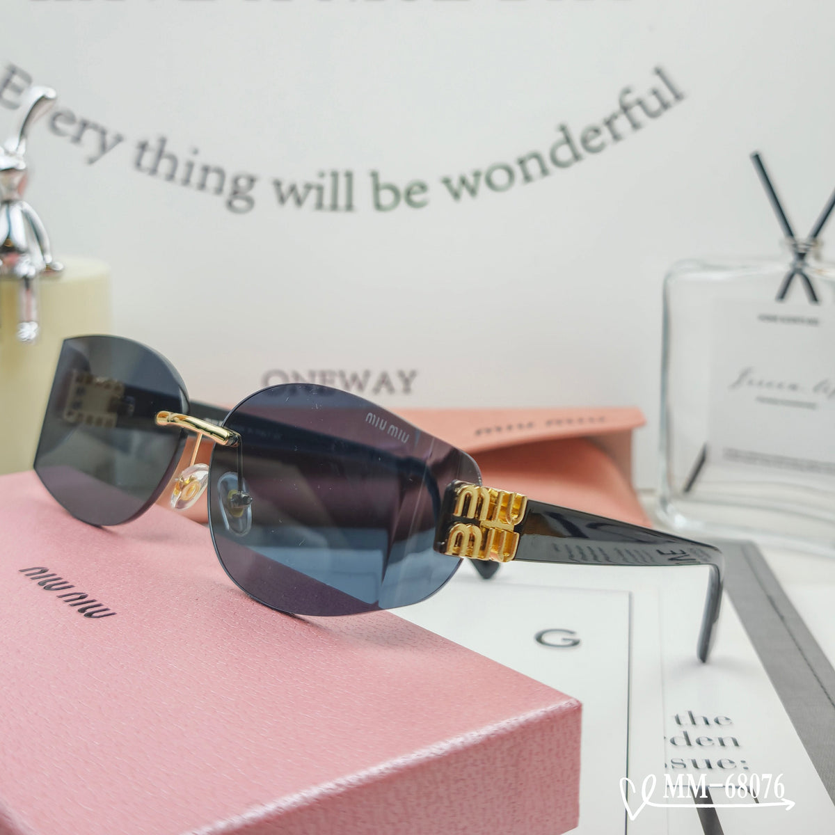 LOGO SUNGLASSES 68076 IN BLACK ACETATE