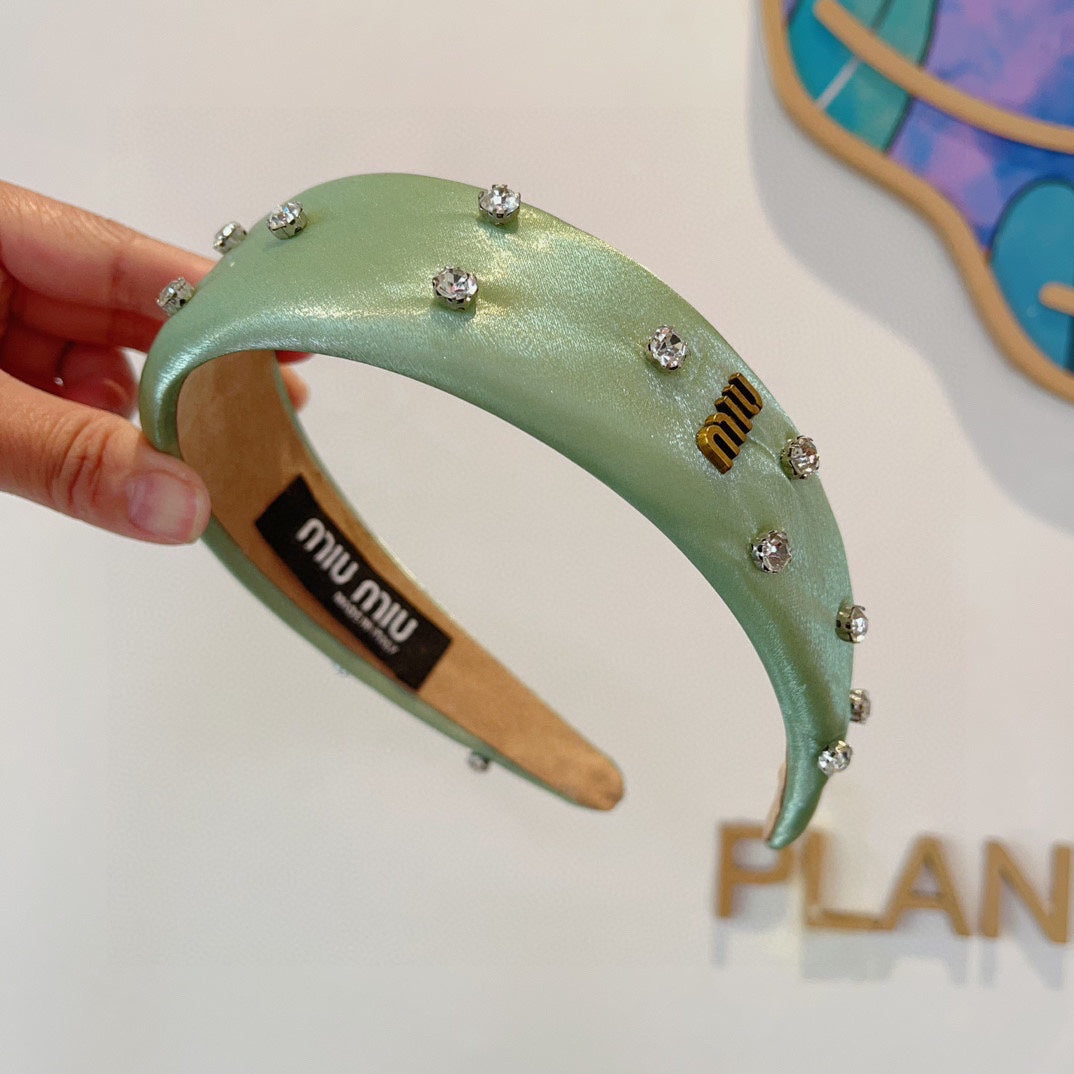 THICK HEADBAND IN JADE GREEN SILK ATTACHED DIAMONDS 406043