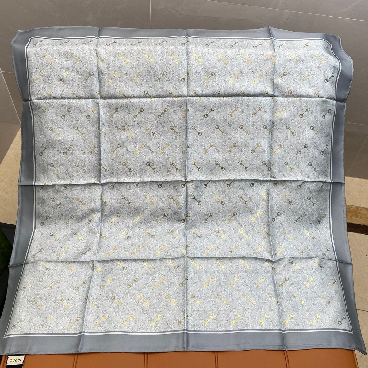 GUCCI 25S SCARF 90 IN SILK 718507
