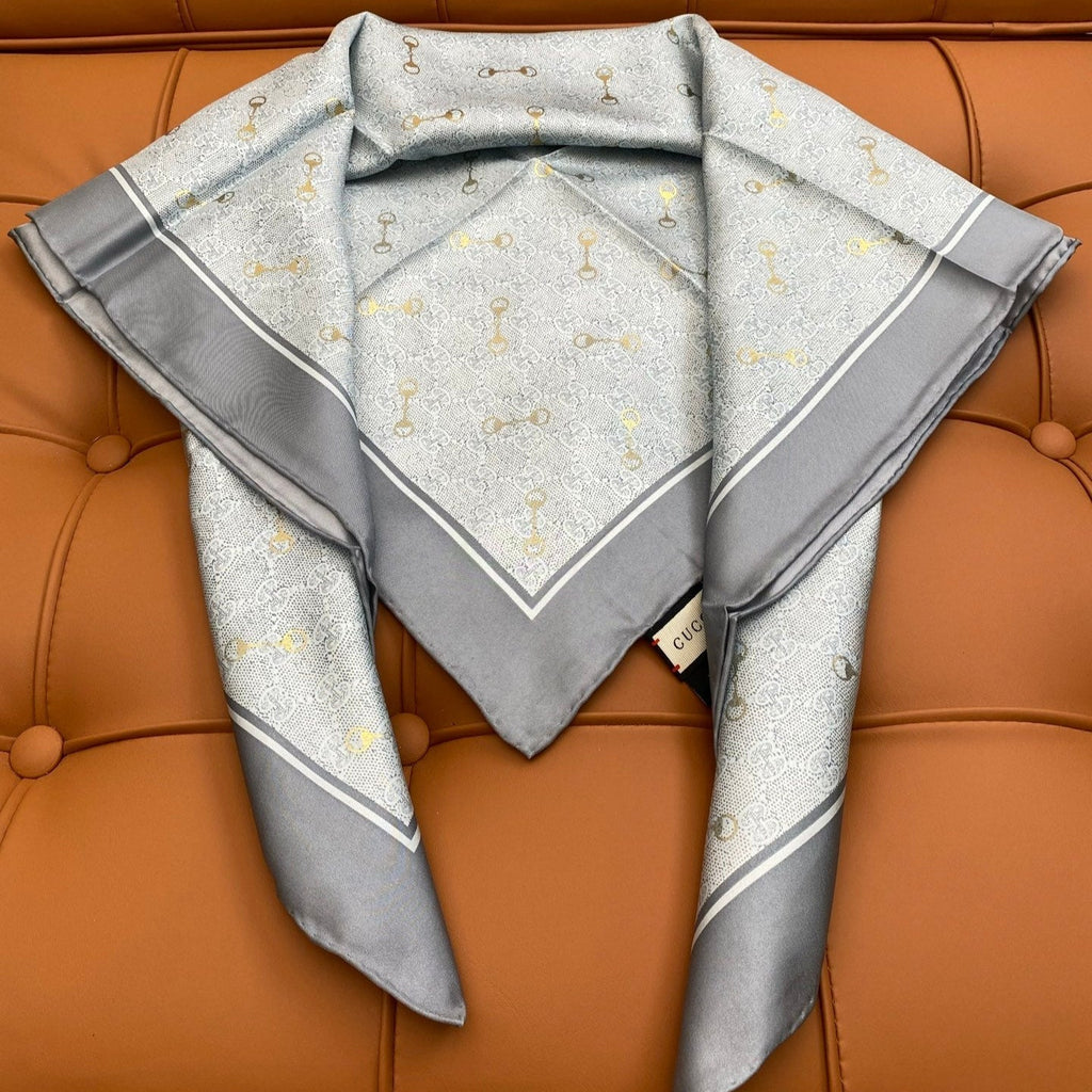 GUCCI 25S SCARF 90 IN SILK 718507