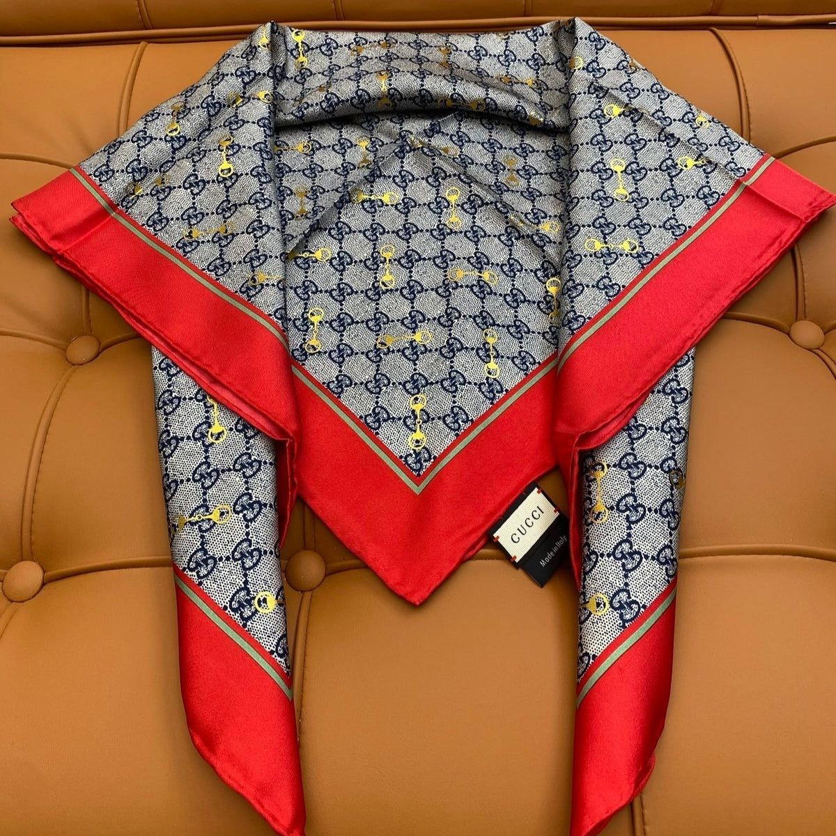 GUCCI 25S SCARF 90 IN SILK 718515