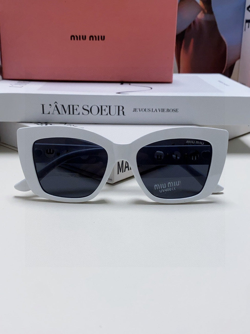 LOGO CAT EYE SUNGLASSES 513004 IN WHITE ACETATE