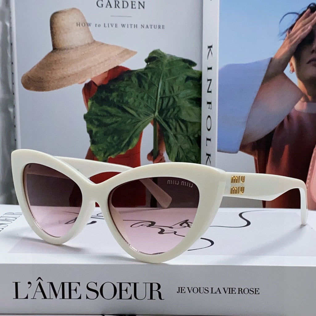 GLIMPSE CAT EYE SUNGLASSES 555884 IN WHITE ACETATE
