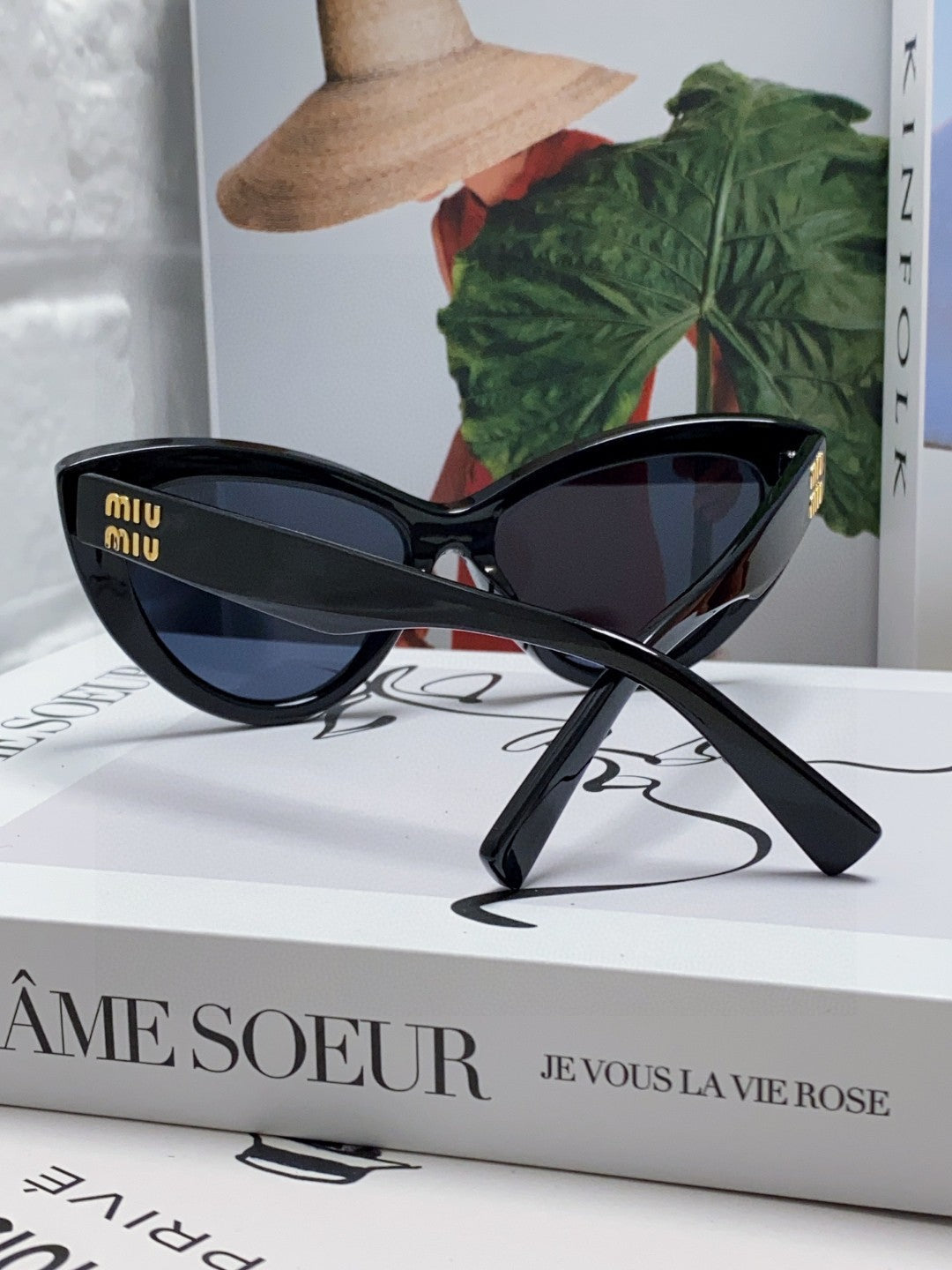 GLIMPSE CAT EYE SUNGLASSES 555886 IN BLACK ACETATE