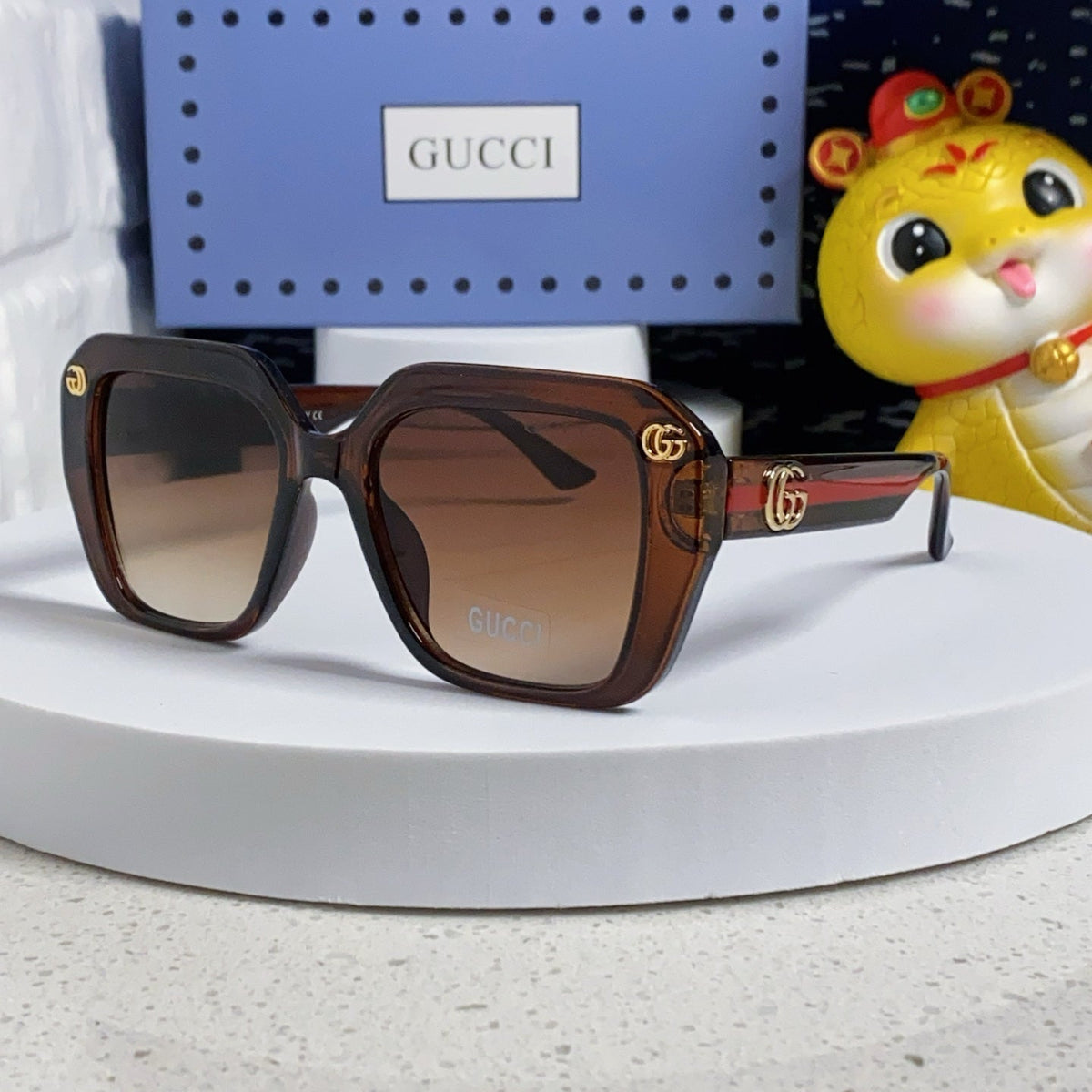 GG EMBOSSED LOGO SQUARE FRAME SUNGLASSES 563171 IN ACETATE