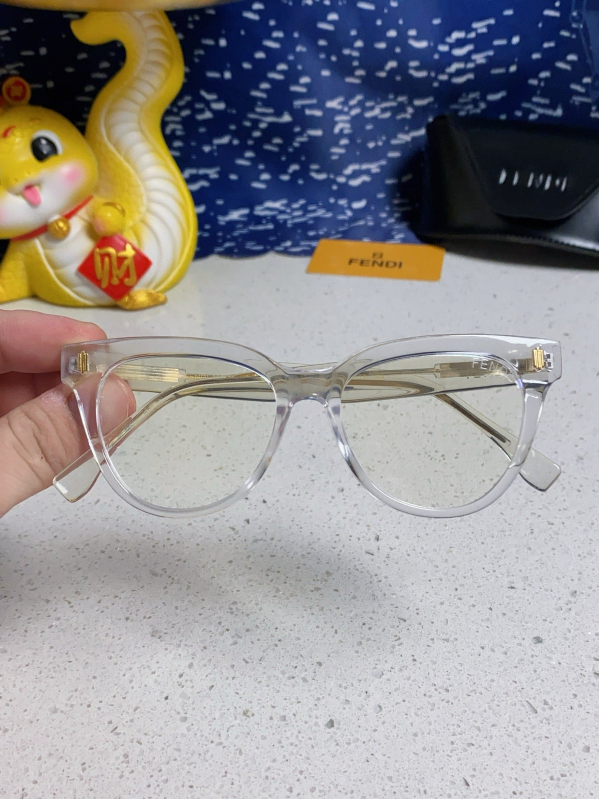 DIAGONAL ROUND FRAME SUNGLASSES 566718 IN ACETATE
