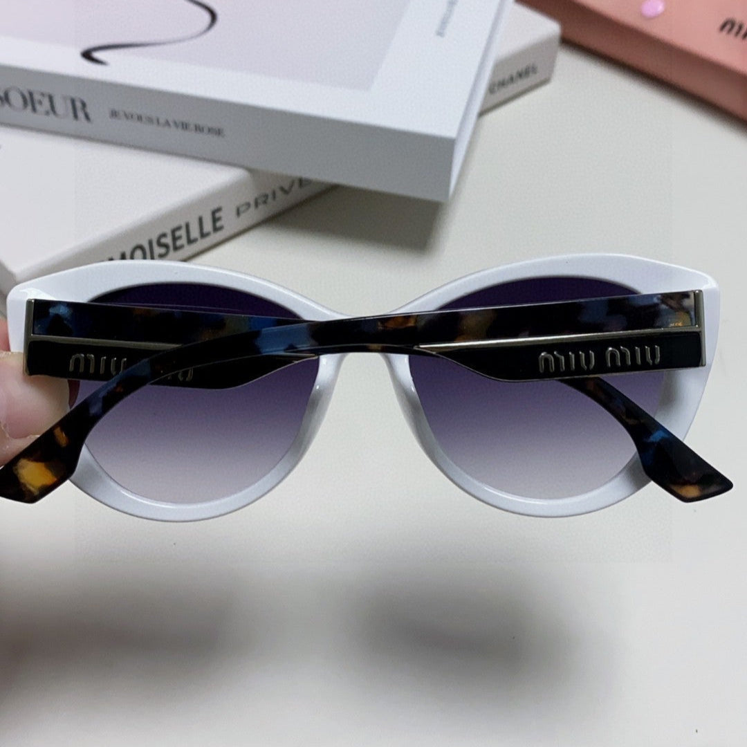 GLIMPSE SUNGLASSES 576814 IN WHITE ACETATE