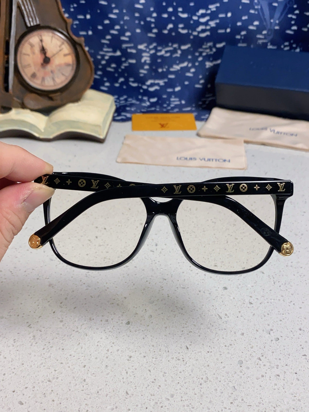 LOUIS VUITTON CAT EYE SUNGLASSES Z1657W IN BLACK ACETATE MONOGRAM LOGO