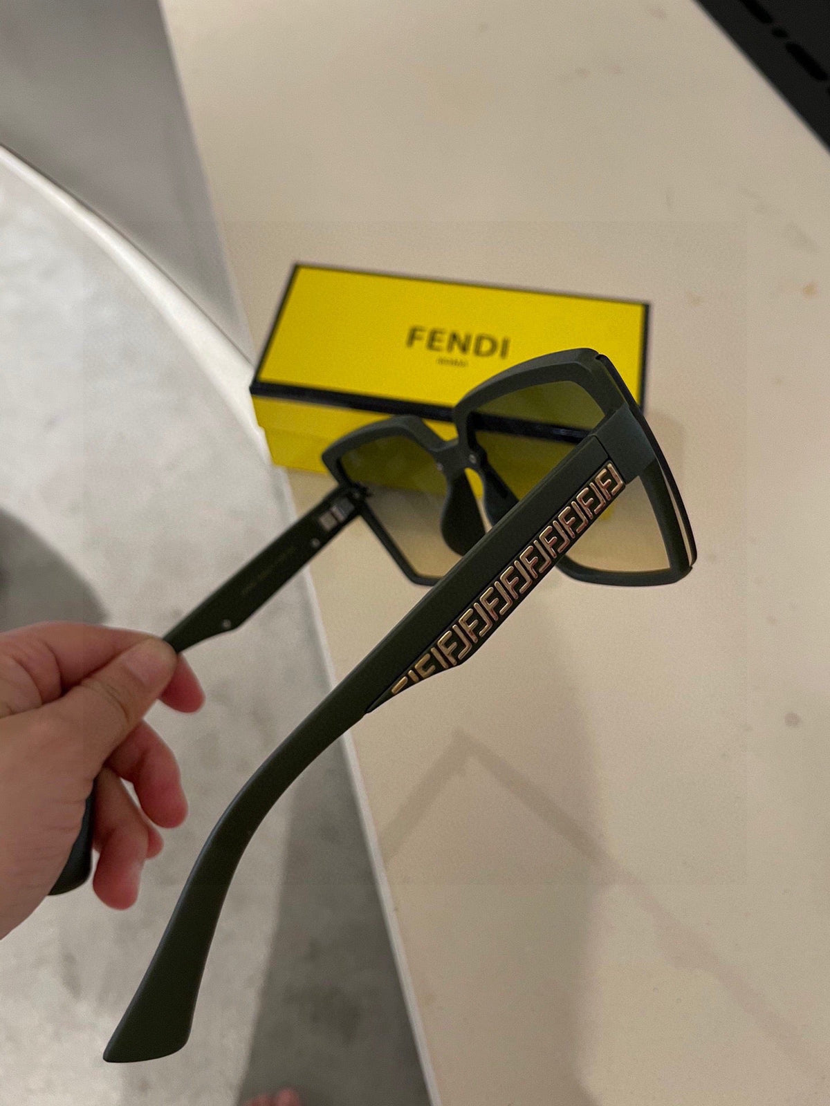 FIRST CRYSTAL SQUARE FRAME SUNGLASSES 2209 IN ACETATE