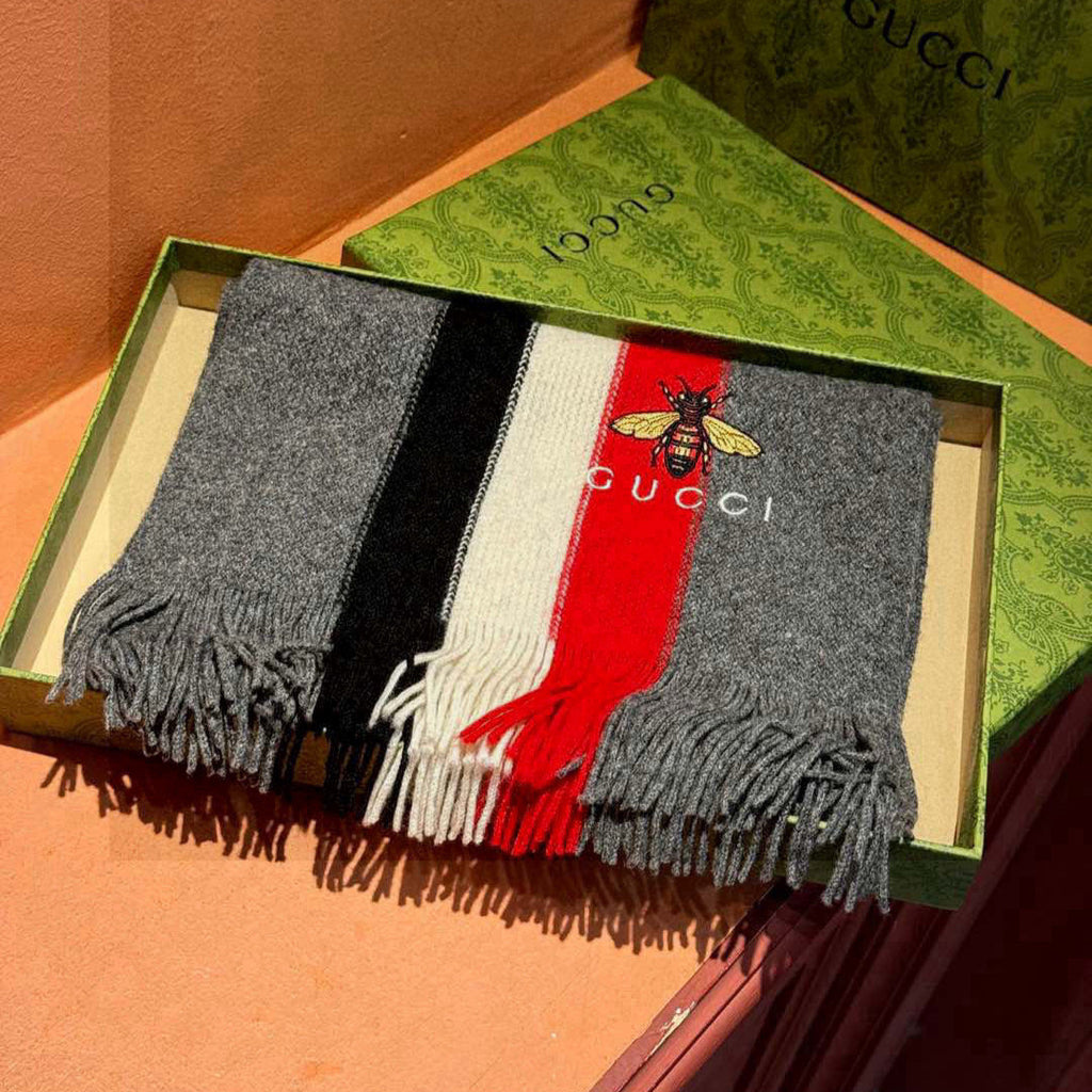 GUCCI 25S SCARF 180 IN CASHMERE 730565