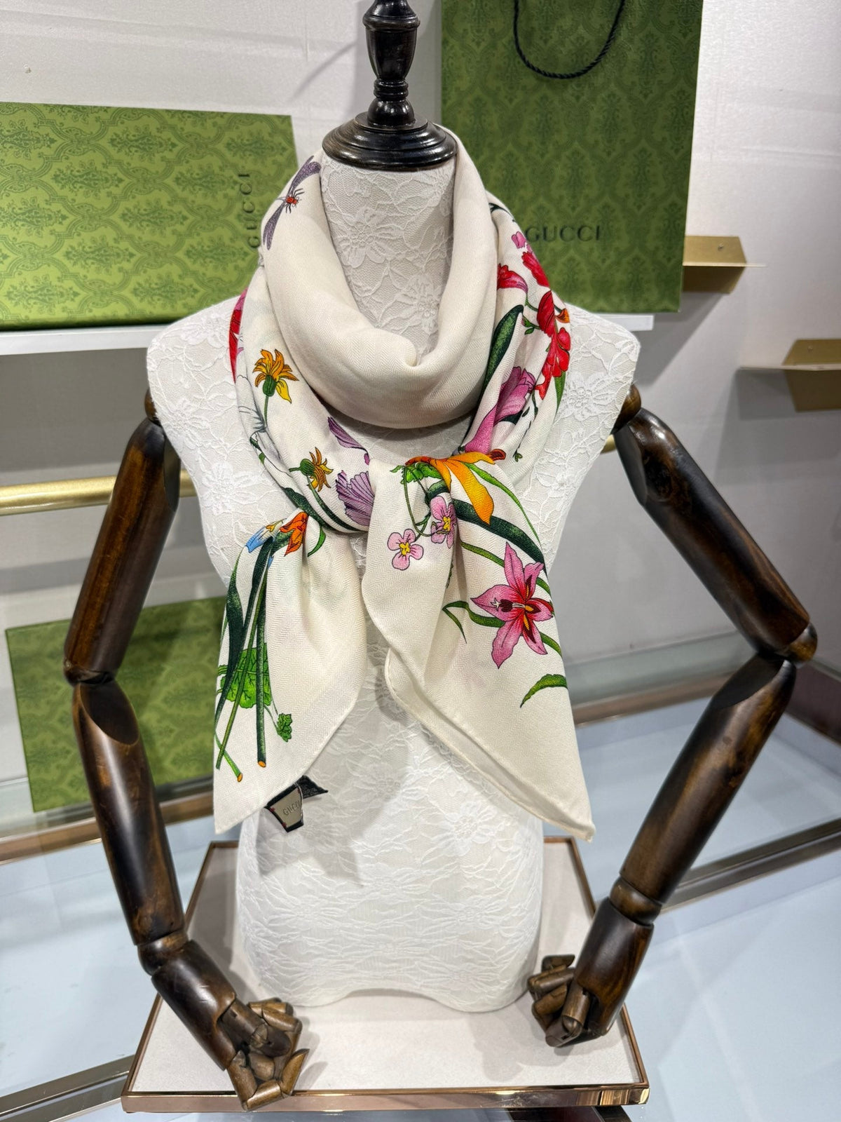 GUCCI 25S SCARF 140 IN CASHMERE 636340