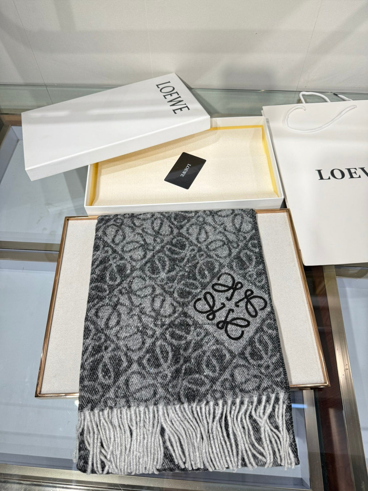 LOEWE 25S SCARF 180 IN CASHMERE WOOL 706573