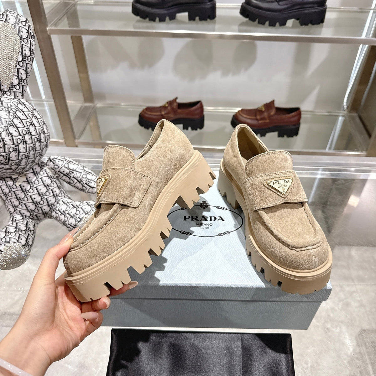 PRADA 25S THICK-SOLE LOAFERS 60 MM IN BEIGE SUEDE