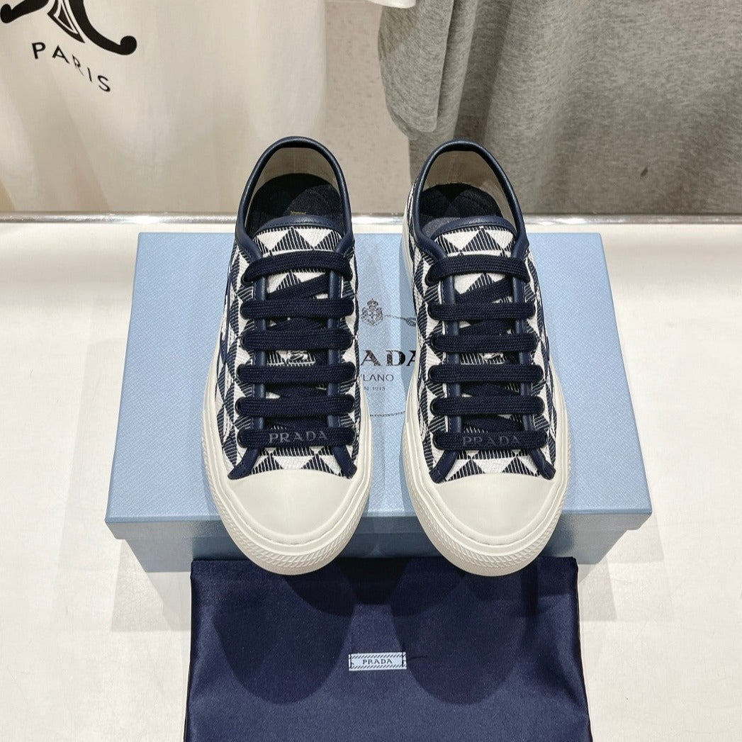 PRADA PRINTED COTTON SNEAKERS WHITE AND BLACK TRIANGLE CANVAS